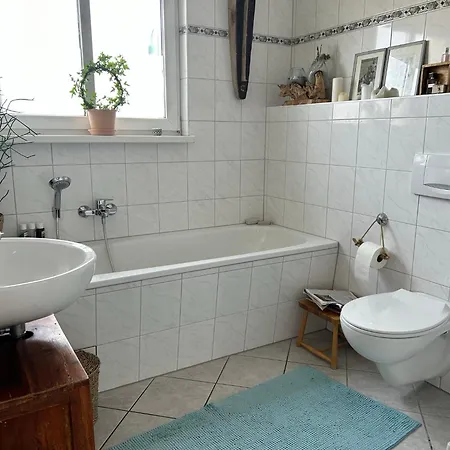 3 Schlafzimmer 2 Baeder Garten Und Parkplatz Schildow