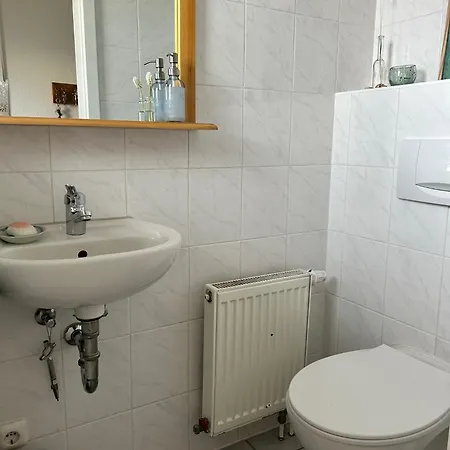 3 Schlafzimmer 2 Baeder Garten Und Parkplatz Apartment Schildow
