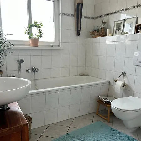 3 Schlafzimmer 2 Baeder Garten Und Parkplatz Apartment Schildow